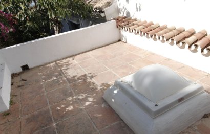 Resale - House - Detached Villa - Estepona - Estepona Centro