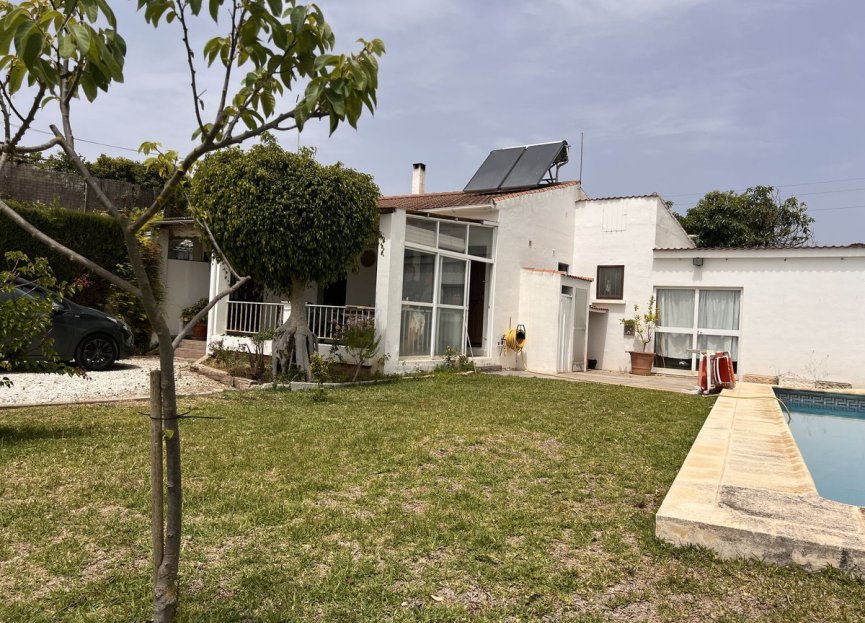 Resale - House - Detached Villa - Estepona - Selwo