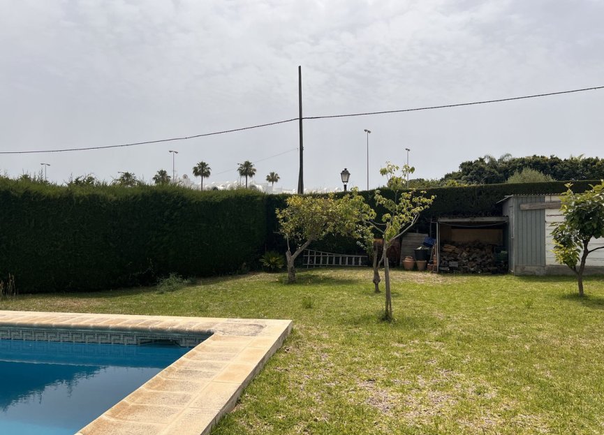 Resale - House - Detached Villa - Estepona - Selwo