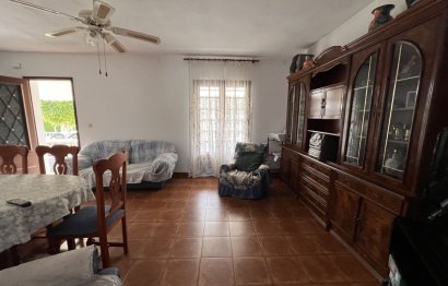 Resale - House - Detached Villa - Estepona - Selwo