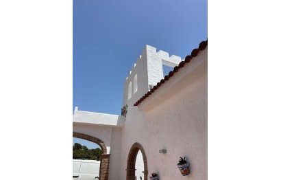 Resale - House - Finca - Cortijo - Estepona - Estepona Centro