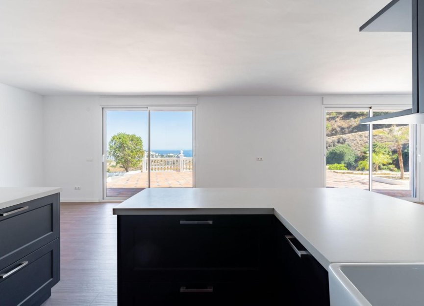 Resale - House - Finca - Cortijo - Estepona - Estepona Centro