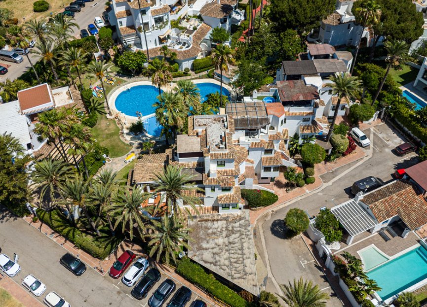 Resale - Apartment - Ground Floor Apartment - Marbella - Elviria