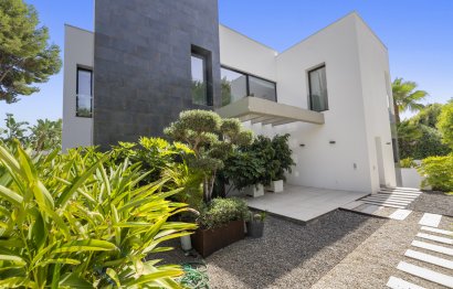 Reventa - House - Detached Villa - Marbella - Marbella Centro