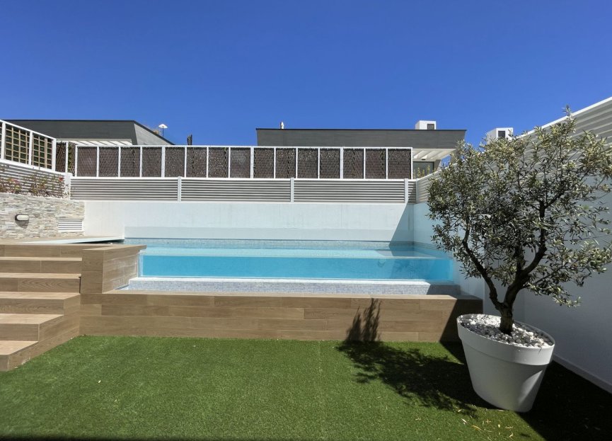 Resale - House - Semi-Detached House - Marbella - Puerto Banús