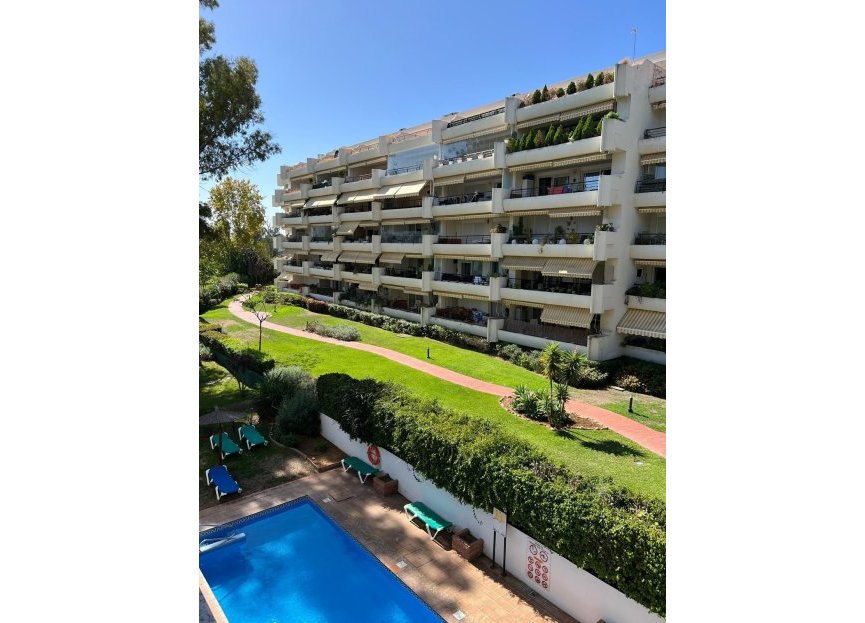 Resale - Apartment - Middle Floor Apartment - Marbella - Guadalmina Alta