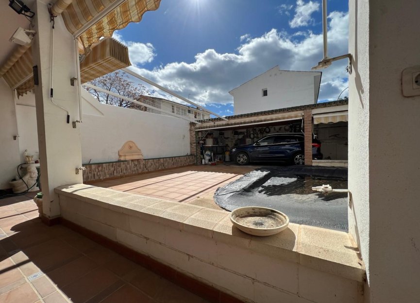 Resale - House - Semi-Detached House - Marbella - Nueva Andalucia