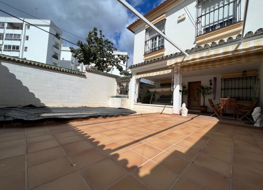 Resale - House - Semi-Detached House - Marbella - Nueva Andalucia