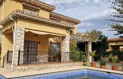 Resale - House - Detached Villa - Benalmádena - Benalmadena Centro