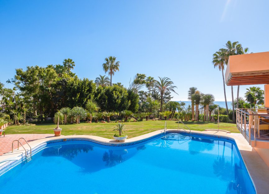 Resale - House - Detached Villa - Estepona - Estepona Centro