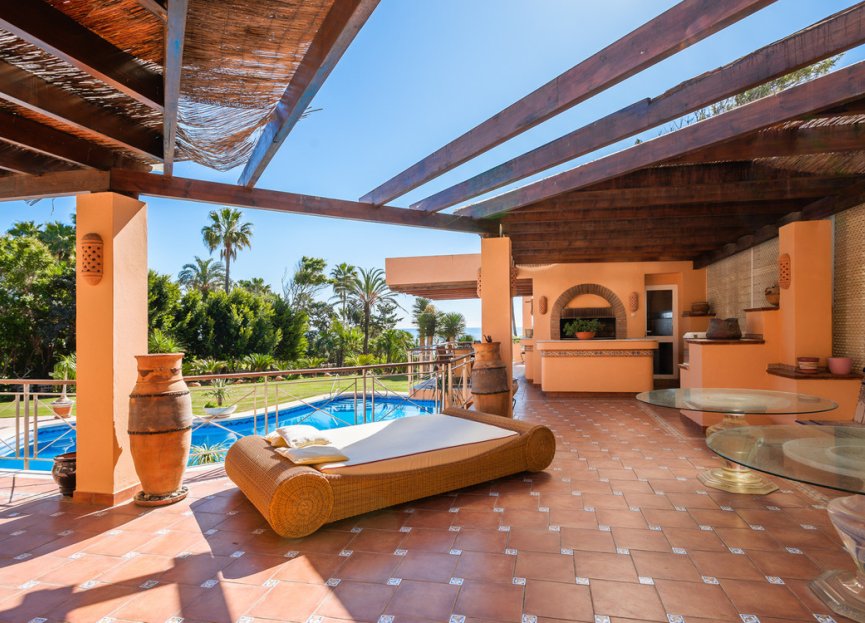 Resale - House - Detached Villa - Estepona - Estepona Centro