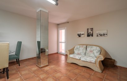 Resale - House - Detached Villa - Estepona - Estepona Centro