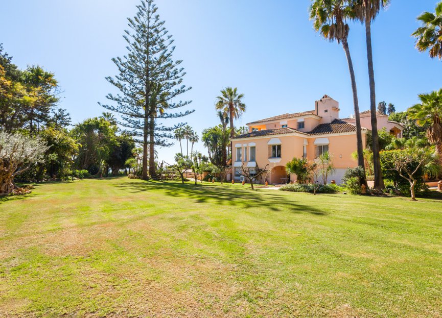 Resale - House - Detached Villa - Estepona - Estepona Centro