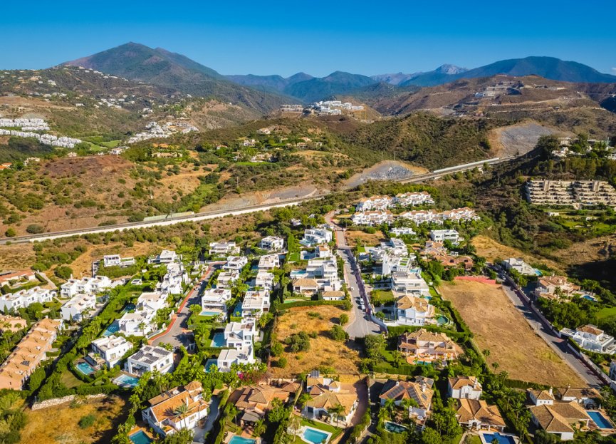 Resale - Plot - Land - Marbella - Nueva Andalucia