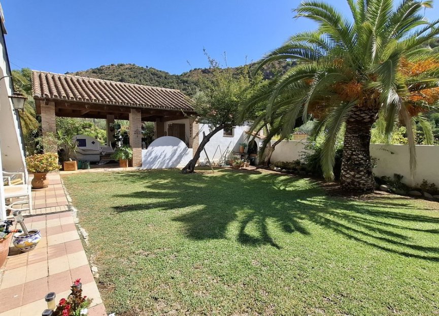 Resale - House - Detached Villa - Benahavís - Benahavís Centro