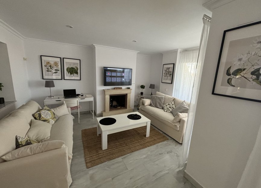 Resale - Apartment - Middle Floor Apartment - Marbella - Aloha