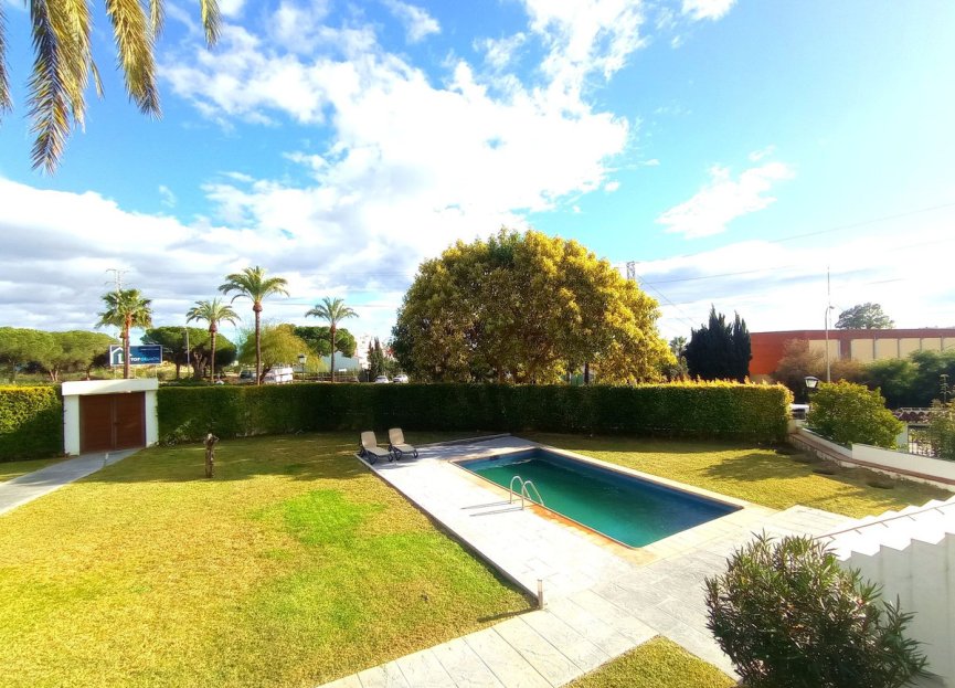 Resale - House - Detached Villa - Marbella - Nueva Andalucia