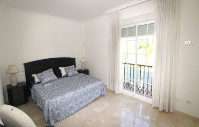 Resale - House - Semi-Detached House - Marbella - Puerto Banús