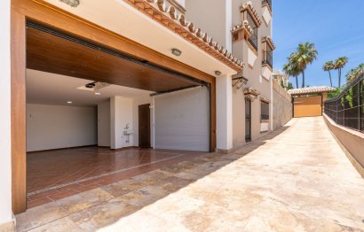 Resale - House - Detached Villa - Mijas - La Cala De Mijas