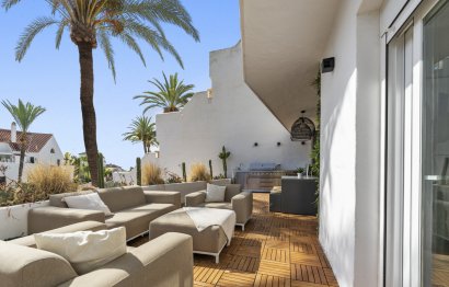 Resale - Apartment - Middle Floor Apartment - Marbella - Nueva Andalucia