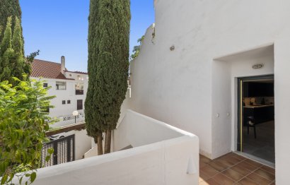 Resale - Apartment - Middle Floor Apartment - Marbella - Nueva Andalucia