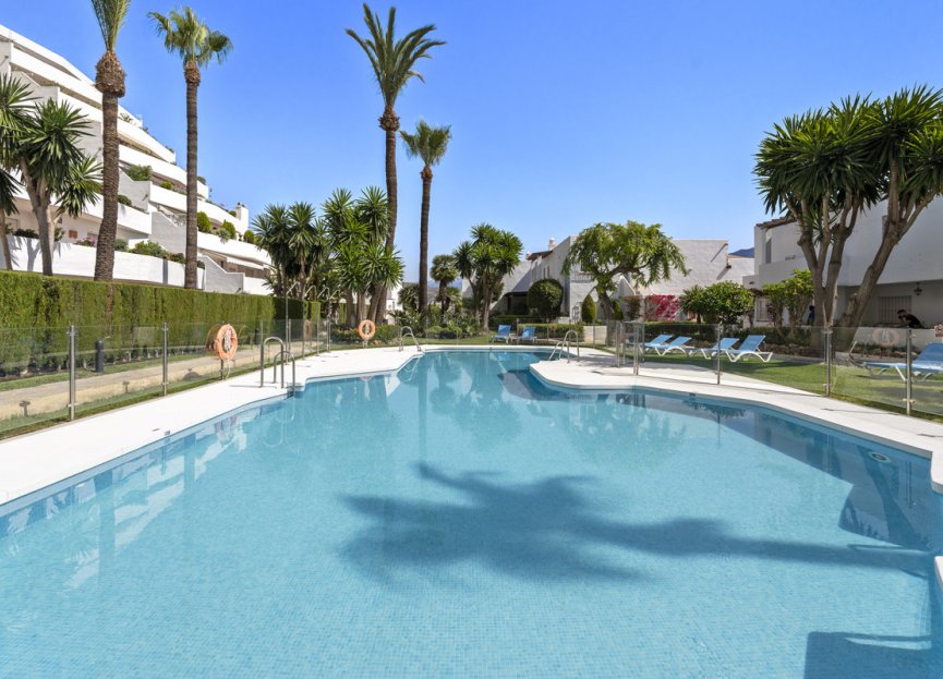 Resale - Apartment - Middle Floor Apartment - Marbella - Nueva Andalucia