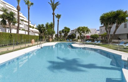 Resale - Apartment - Middle Floor Apartment - Marbella - Nueva Andalucia