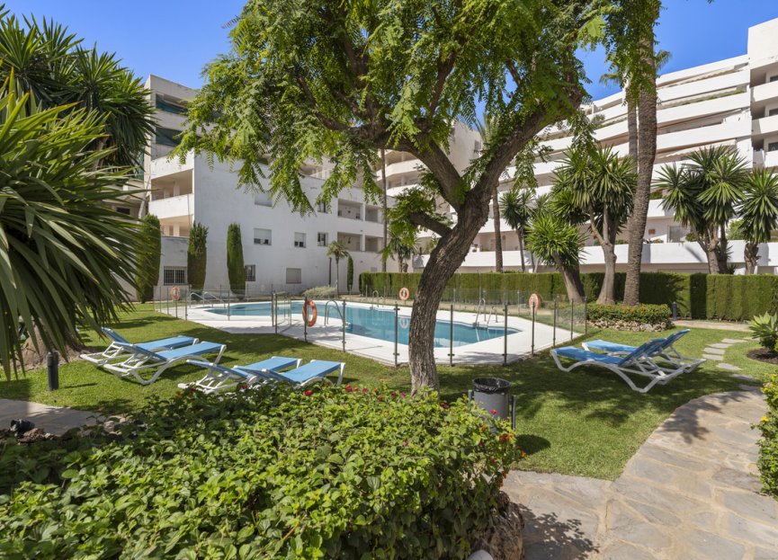 Resale - Apartment - Middle Floor Apartment - Marbella - Nueva Andalucia