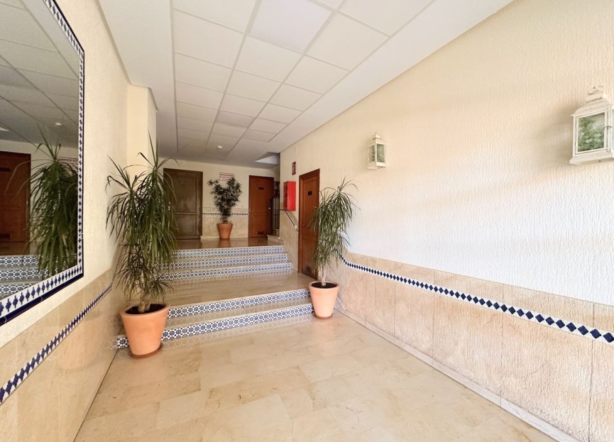 Resale - Apartment - Middle Floor Apartment - Marbella