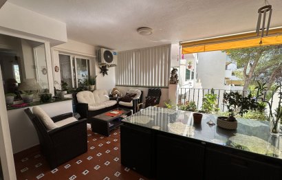 Resale - Apartment - Middle Floor Apartment - Estepona - Estepona Centro