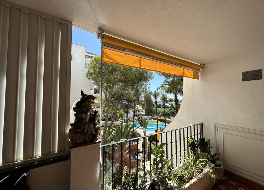 Resale - Apartment - Middle Floor Apartment - Estepona - Estepona Centro