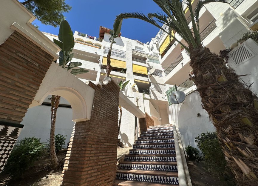 Resale - Apartment - Middle Floor Apartment - Estepona - Estepona Centro