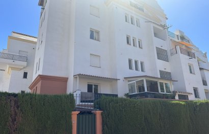 Resale - Apartment - Middle Floor Apartment - Estepona - Estepona Centro