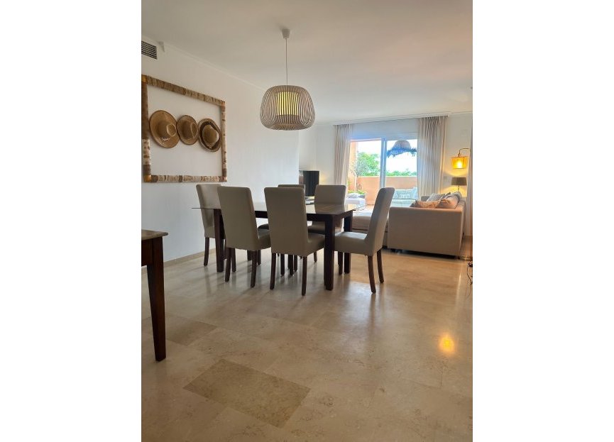 Resale - Apartment - Middle Floor Apartment - Marbella - Elviria