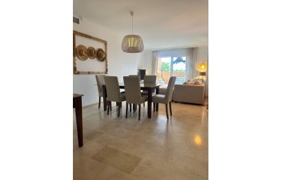 Resale - Apartment - Middle Floor Apartment - Marbella - Elviria