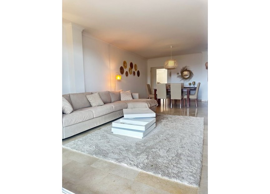 Resale - Apartment - Middle Floor Apartment - Marbella - Elviria