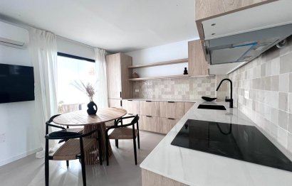 Resale - Apartment - Middle Floor Apartment - Marbella - Nueva Andalucia