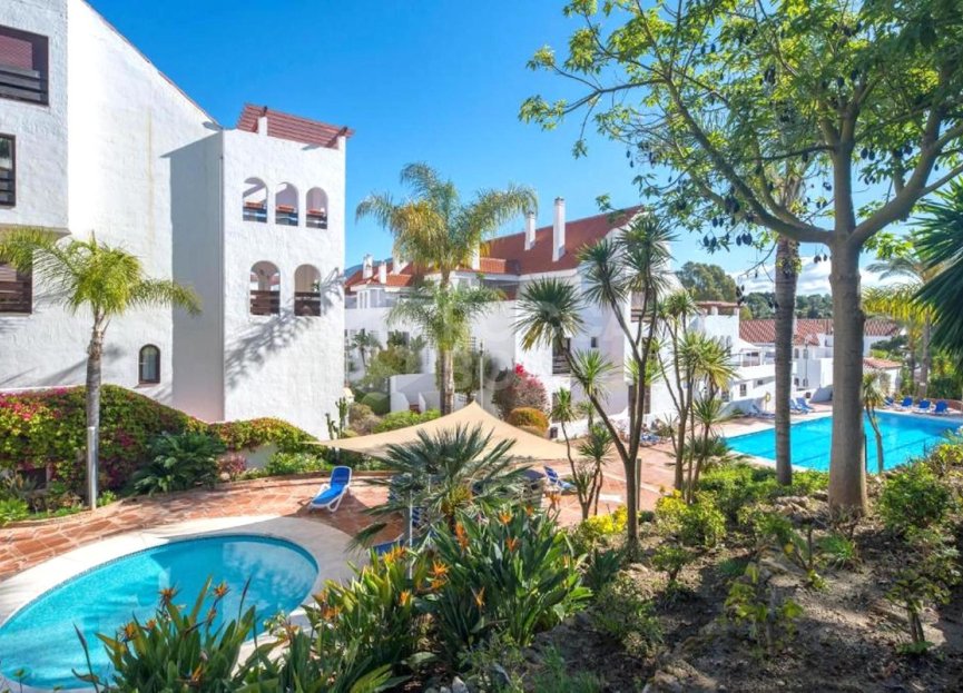 Resale - Apartment - Penthouse - Marbella - Nueva Andalucia