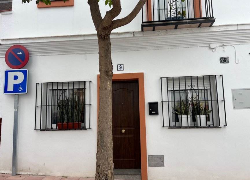 Resale - House - Townhouse - Estepona - Estepona Centro