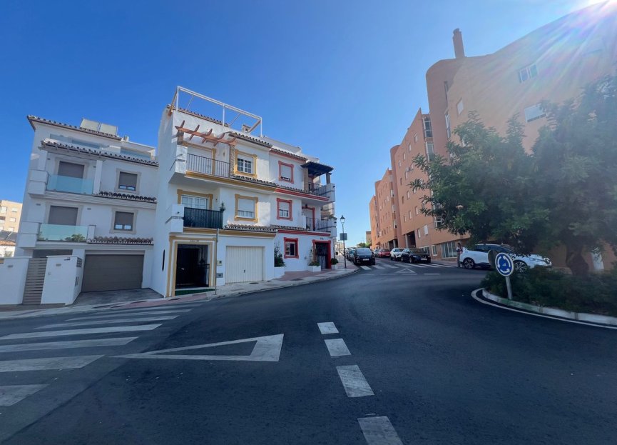 Resale - House - Townhouse - Estepona - Estepona Centro