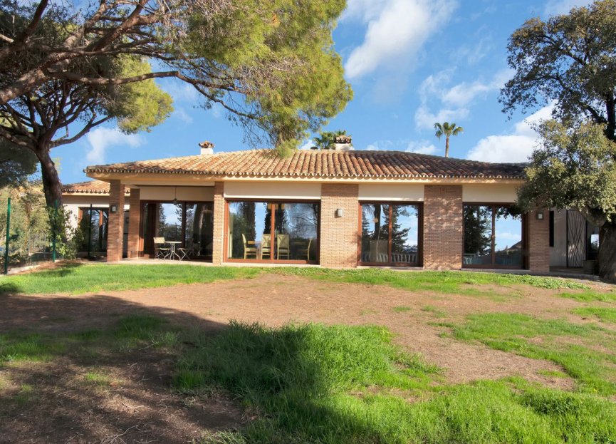 Resale - House - Detached Villa - Marbella - Elviria