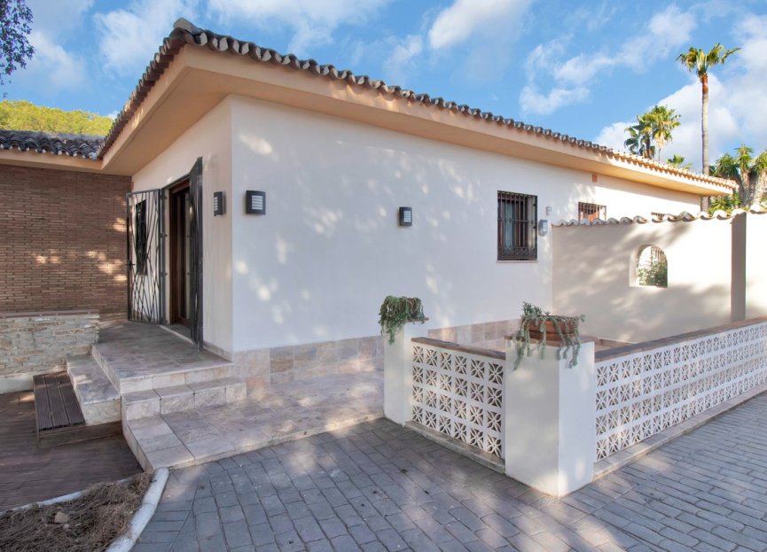 Resale - House - Detached Villa - Marbella - Elviria