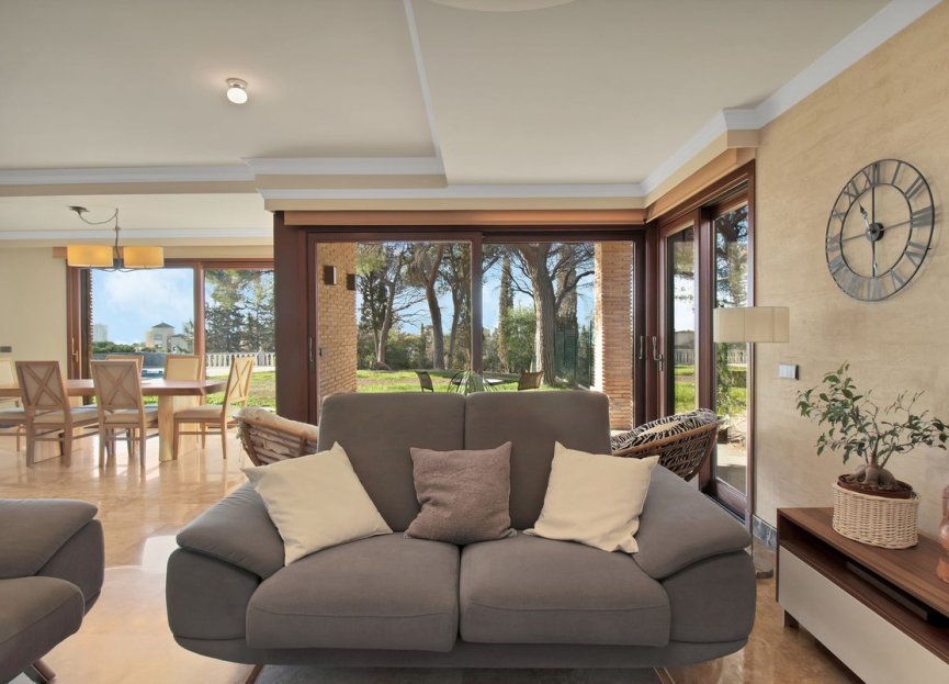 Resale - House - Detached Villa - Marbella - Elviria