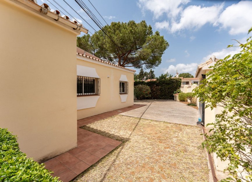 Resale - House - Detached Villa - Marbella - Elviria