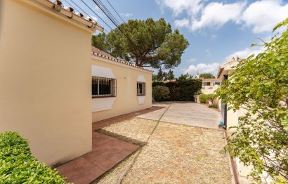 Resale - House - Detached Villa - Marbella - Elviria