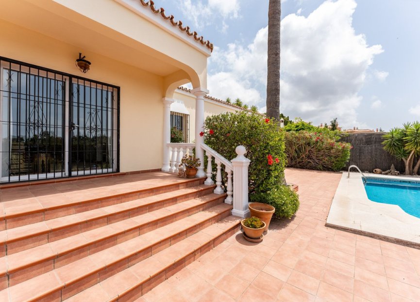 Resale - House - Detached Villa - Marbella - Elviria