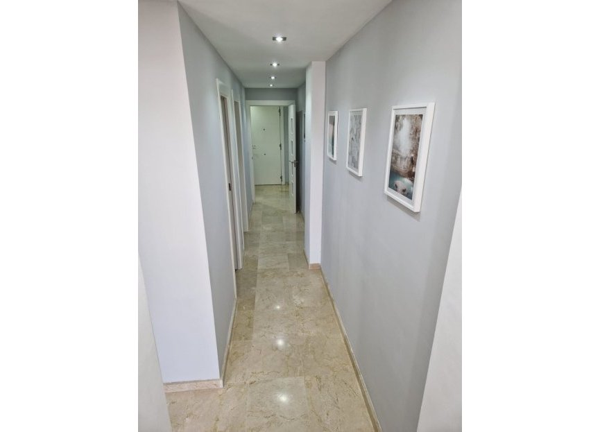 Resale - Apartment - Penthouse - Estepona - Estepona Centro