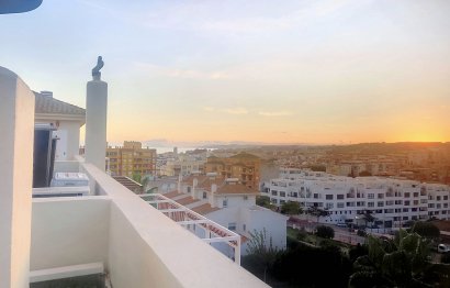 Resale - Apartment - Penthouse - Estepona - Estepona Centro