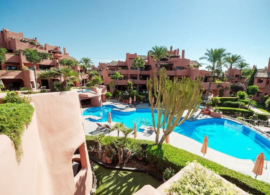 Resale - Apartment - Penthouse - Estepona - Estepona Centro