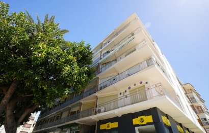 Resale - Apartment - Middle Floor Apartment - Estepona - Estepona Centro